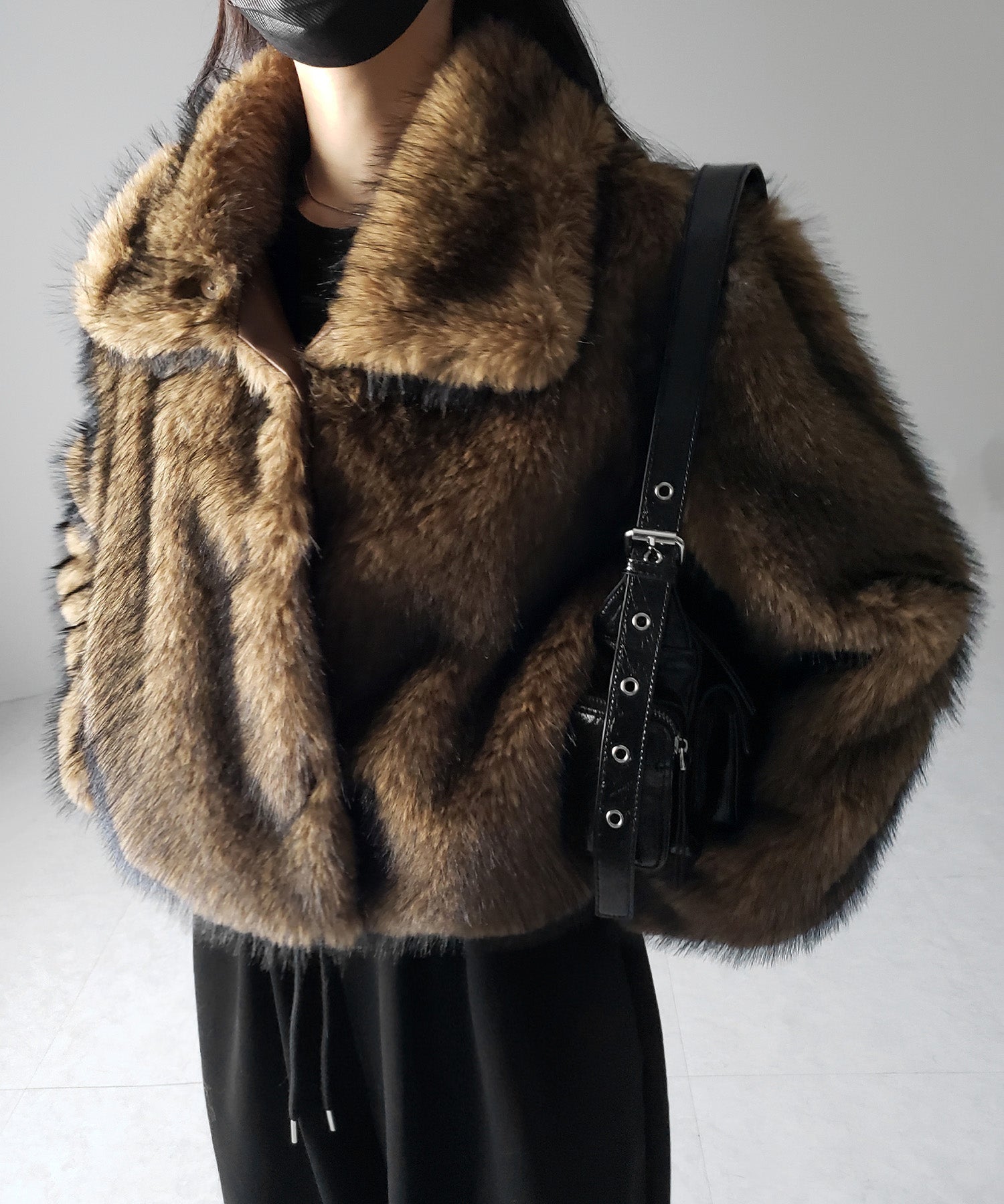 スタンドカラーミックスファーショートコート ／ stand-collar mix fur short coat