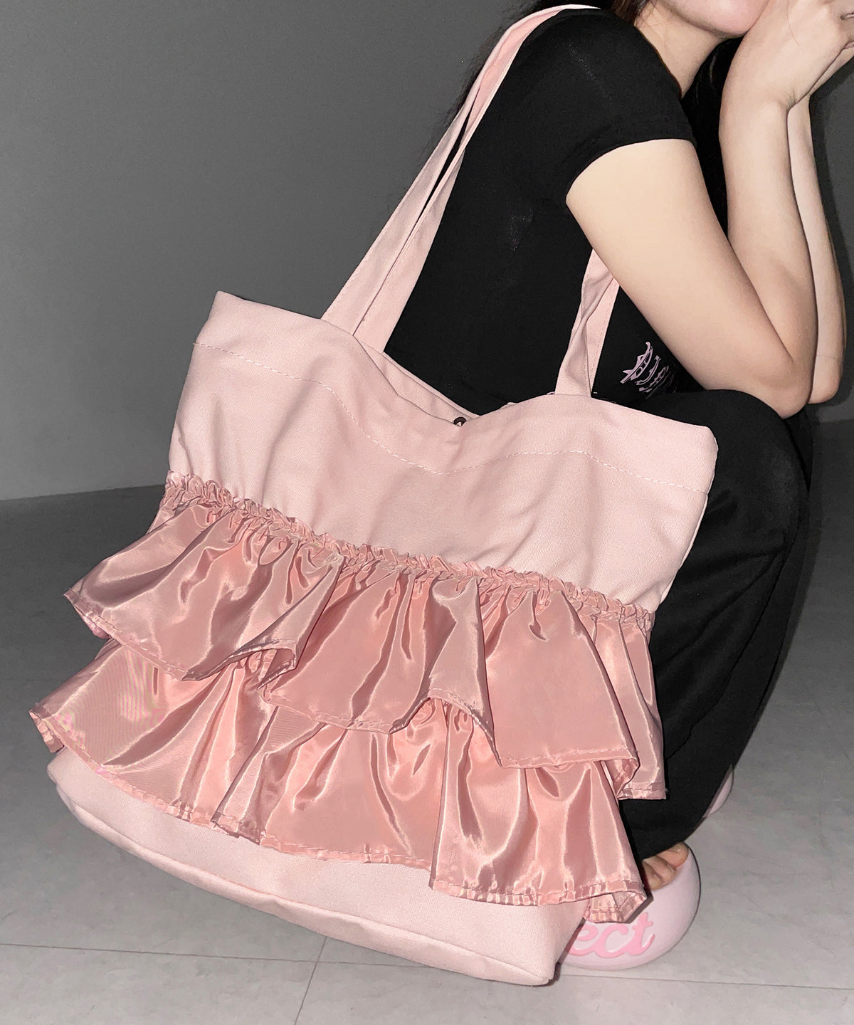 ティアードフリルBIGキャンバストートバッグ ／ tiered frill big canvas tote bag