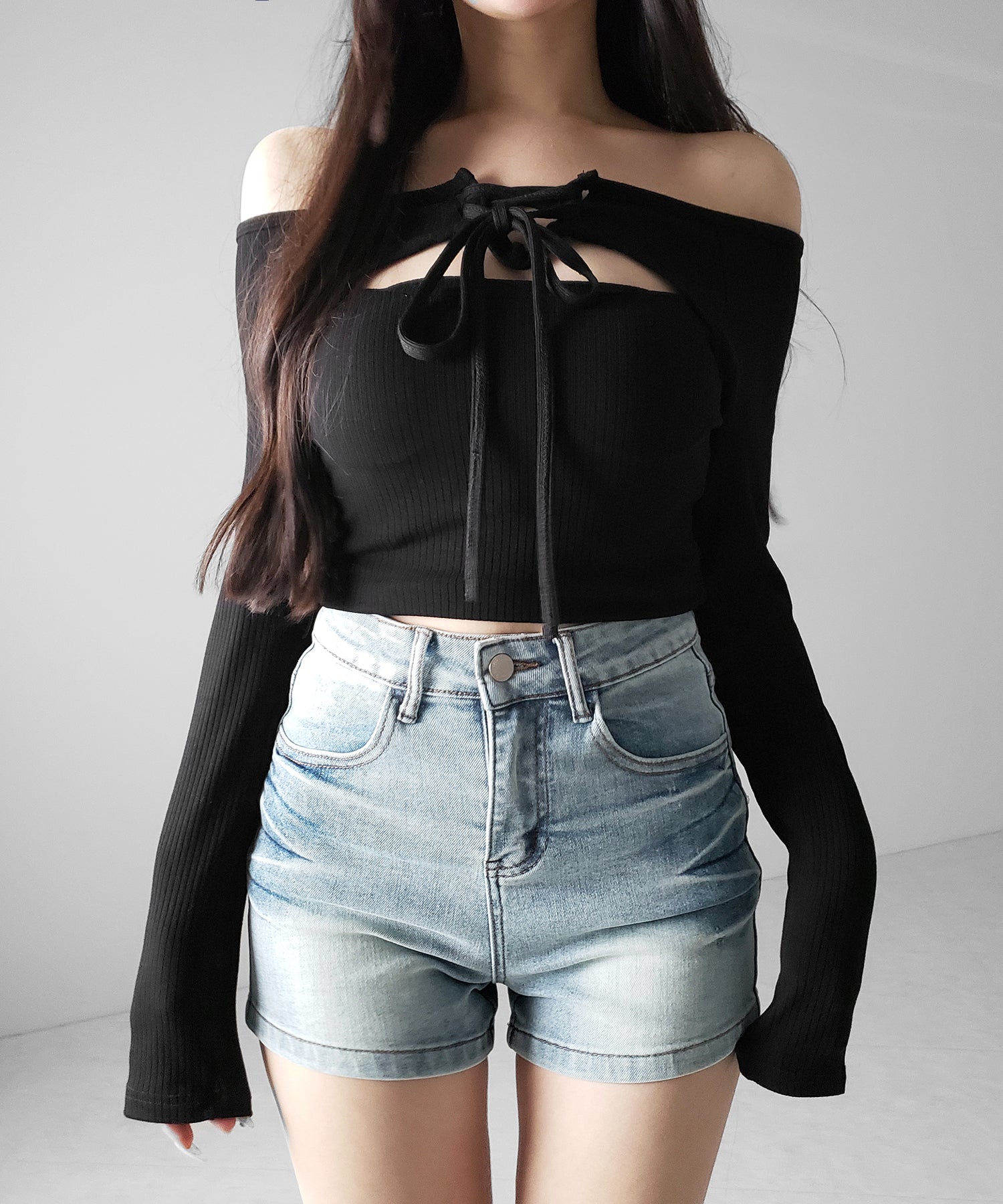 ハイウエストタイトデニムショートパンツ ／ high waist tight short pants