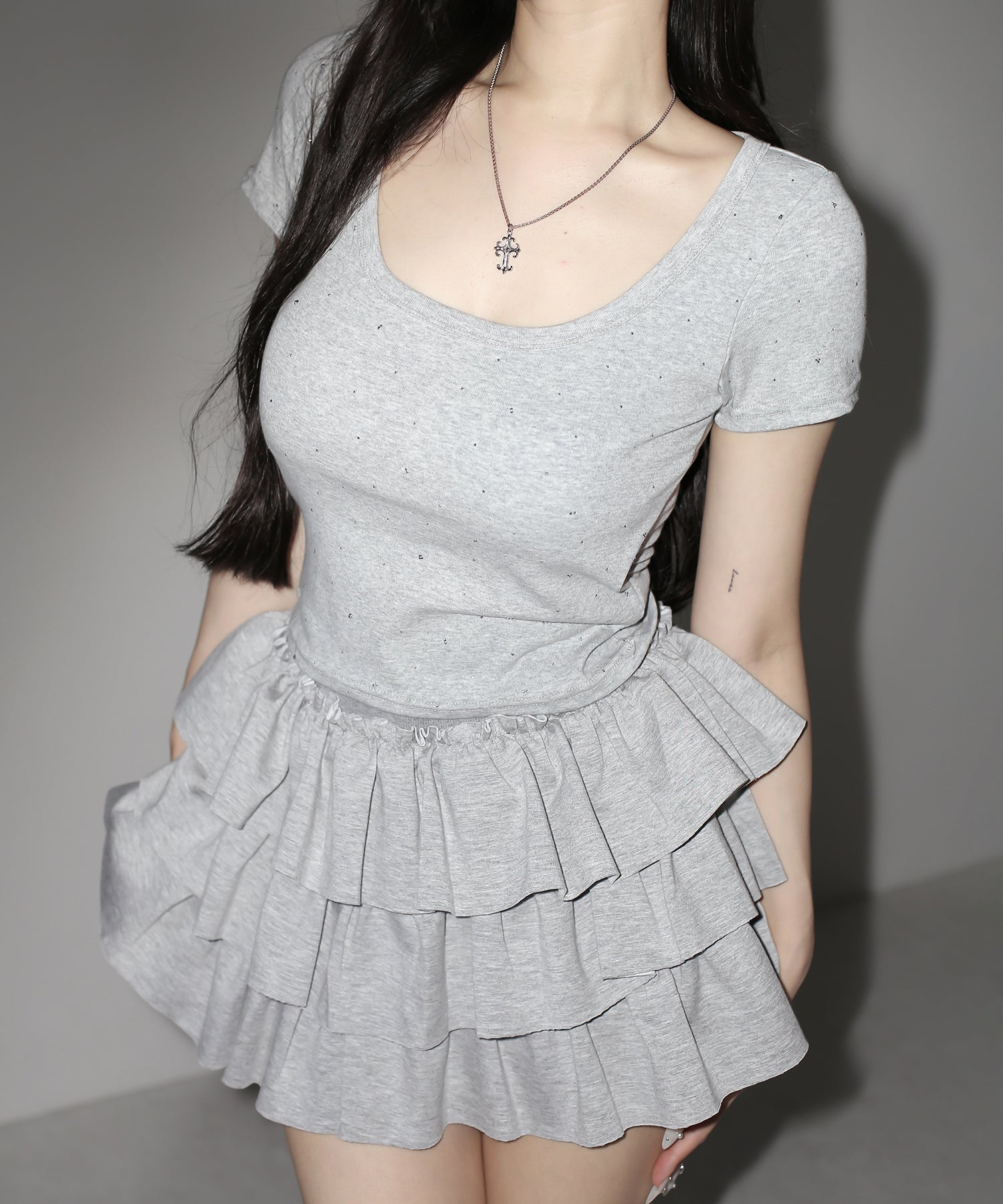 ラインストーンスクエアネックタイトＴシャツ ／Rhinestone square neck tight T-shirt