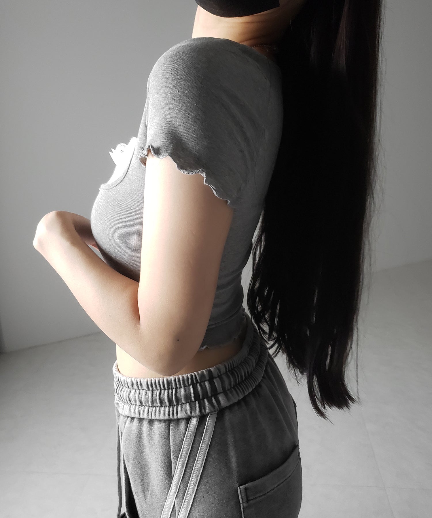 【 ２点セット 】レイヤードレースキャミソール ＋ スクエアネックフロントボタンTシャツ SET