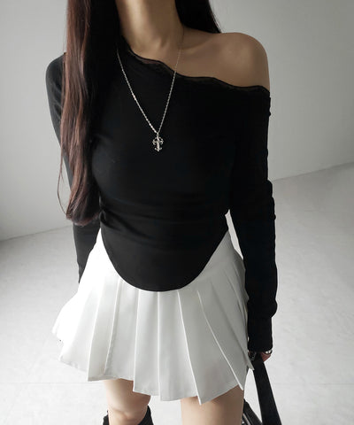 【 ２color 】ワンショルダーレースポイントスリムカットソートップス ／ one shoulder lace point slim cutsew tops