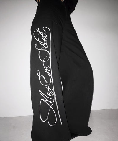 レタリングロゴ刺繍ハイウエストワイドブラックデニム ／ lettering logo embroidery high waist wide black denim