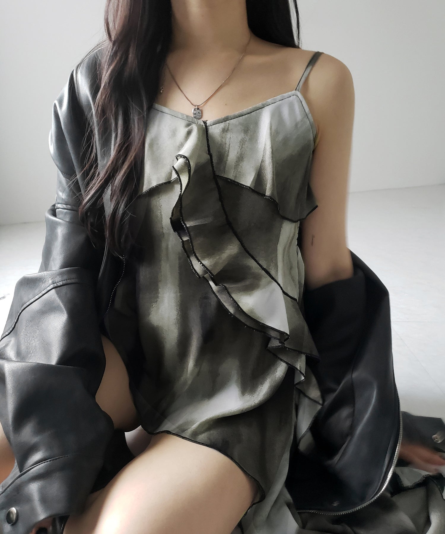 タイダイサテンアシンメトリーフリルキャミソールビスチェ ／ tiedye satin asymmetry frill camisole bustier