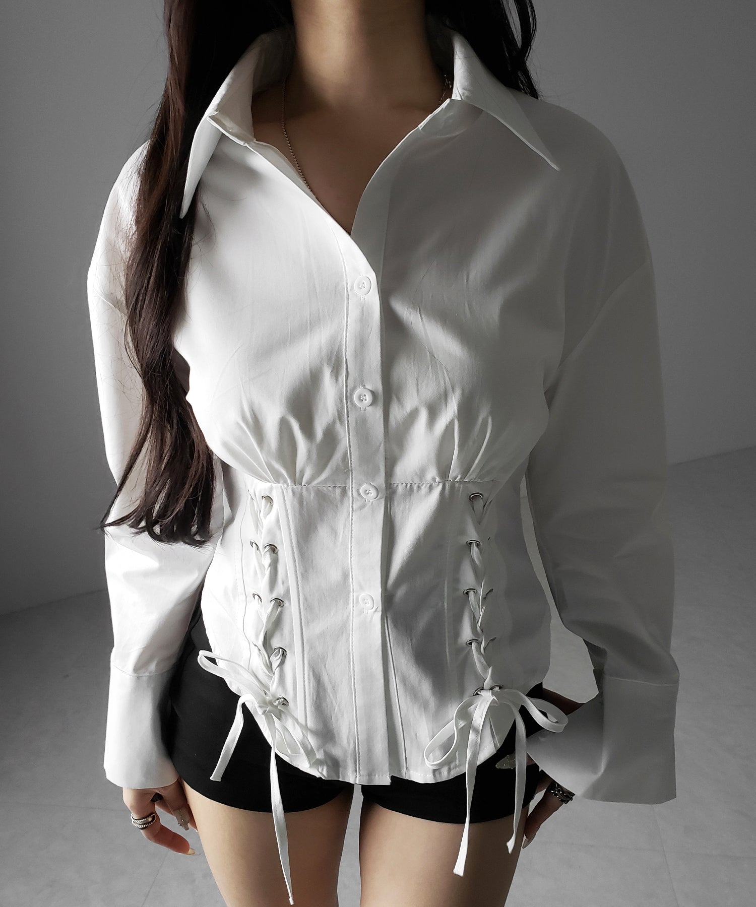 ダブルレースアップリボンシャツ ／ double lace up ribbon shirts
