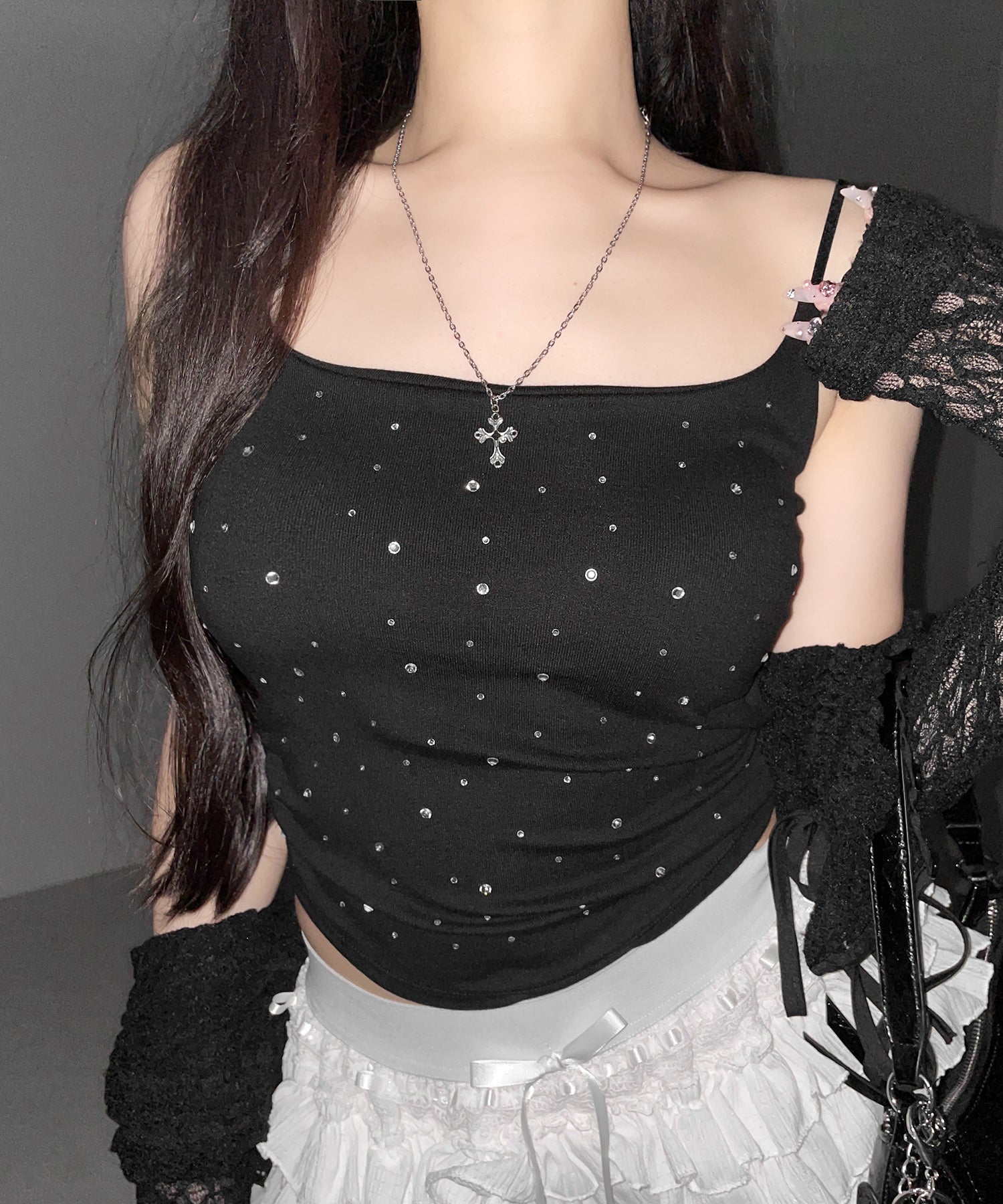 ラインストーンスクエアネックスリムキャミソール ／ Rhinestone square neck slim camisole