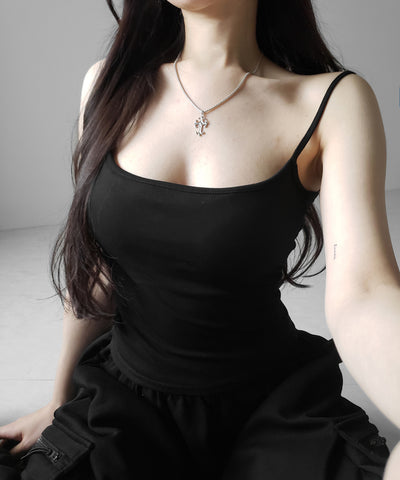 【 カップ付き 】スクエアネックストラップスリムキャミソール ／ square neck strap slim camisole