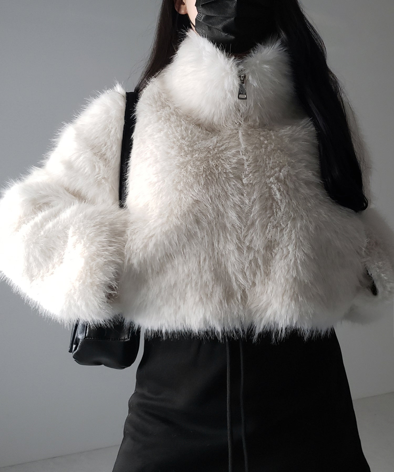 ジップアップスタンドカラーショートフェイクファーコート ／ zip up stand-collar short fake fur coat