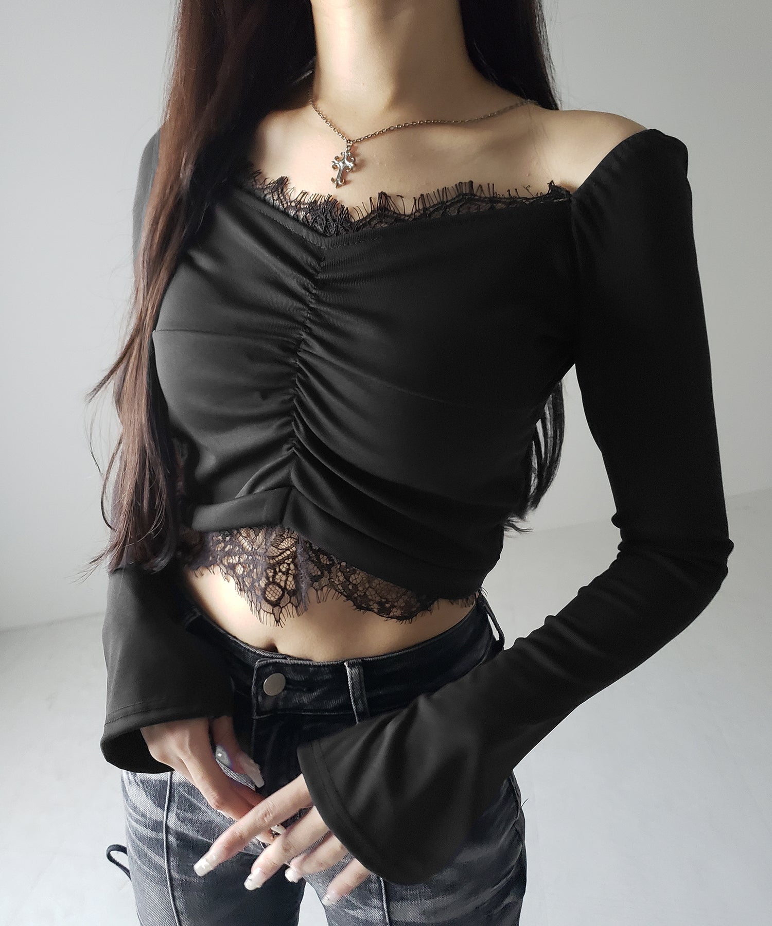 【 ２color 】レースドッキングシャーリングショートカットソートップス ／ lace docking shirring short cutsew tops