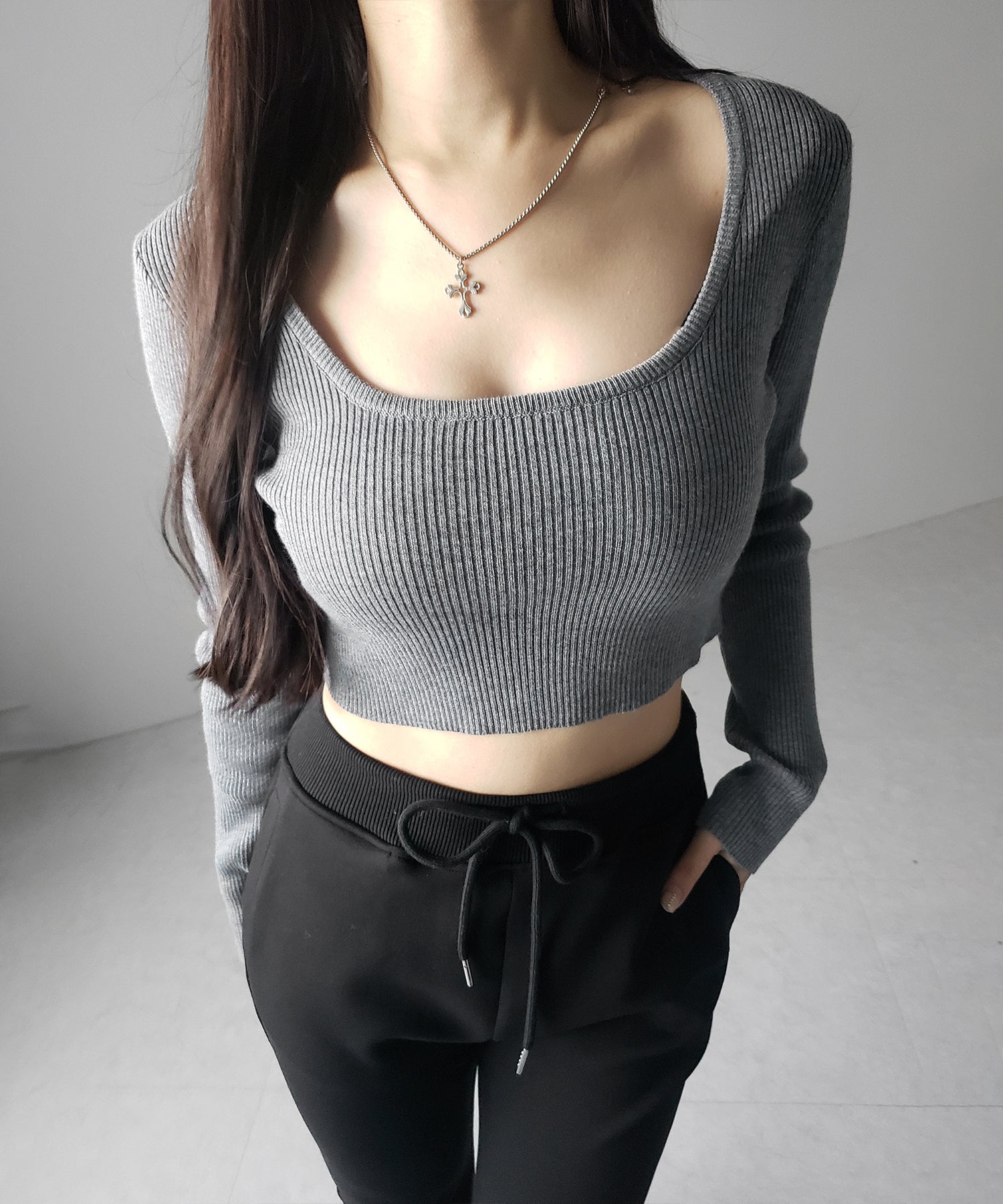 スクエアネックショートリブニットトップス ／ square neck short rib knit tops