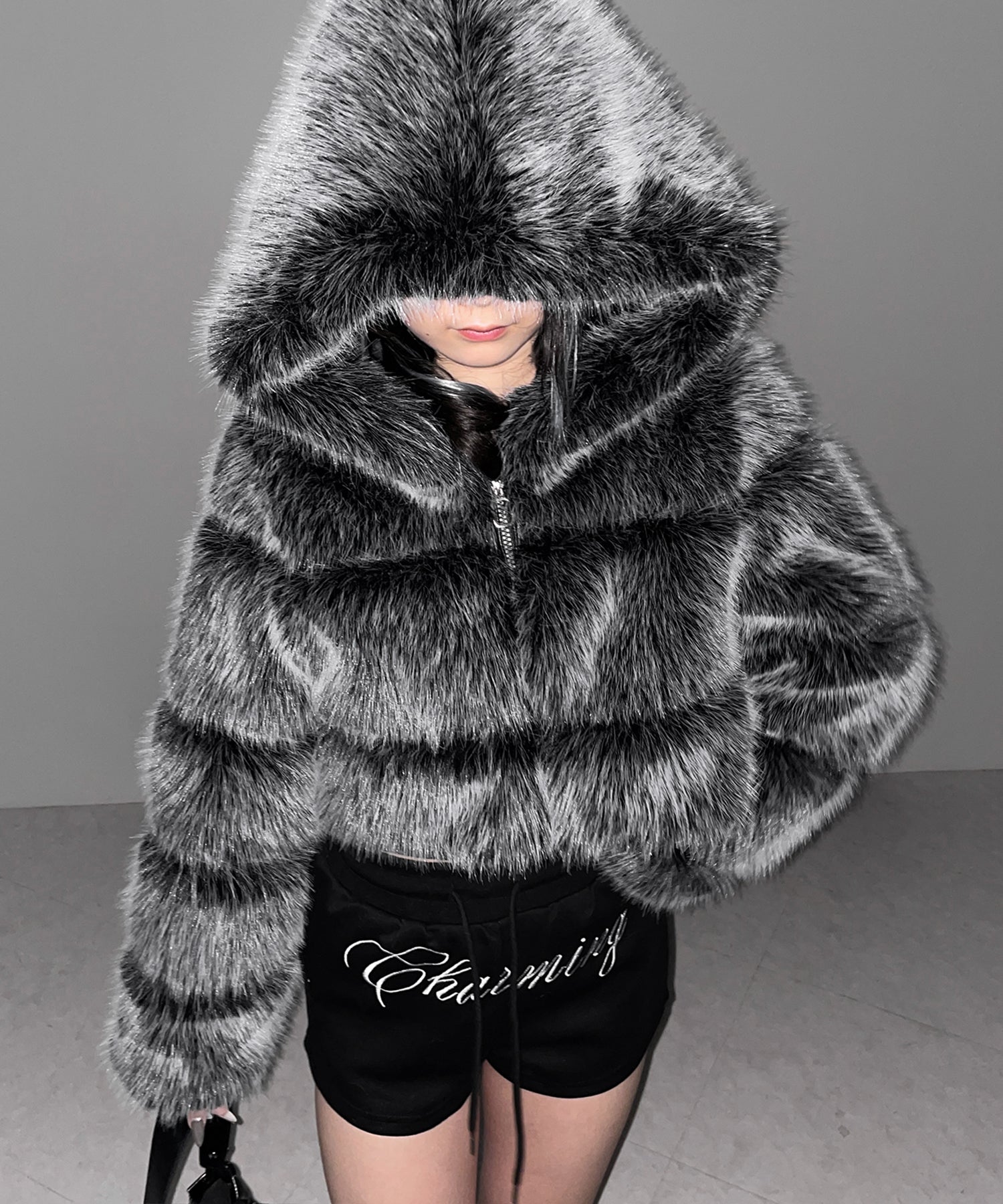 フェイクファーフーディショートコート ／ fake fur hoodie short coat