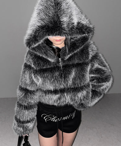 フェイクファーフーディショートコート ／ fake fur hoodie short coat