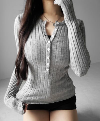 スリムフィットヘンリーネックリブトップス ／ slim fit henley neck ribbed tops