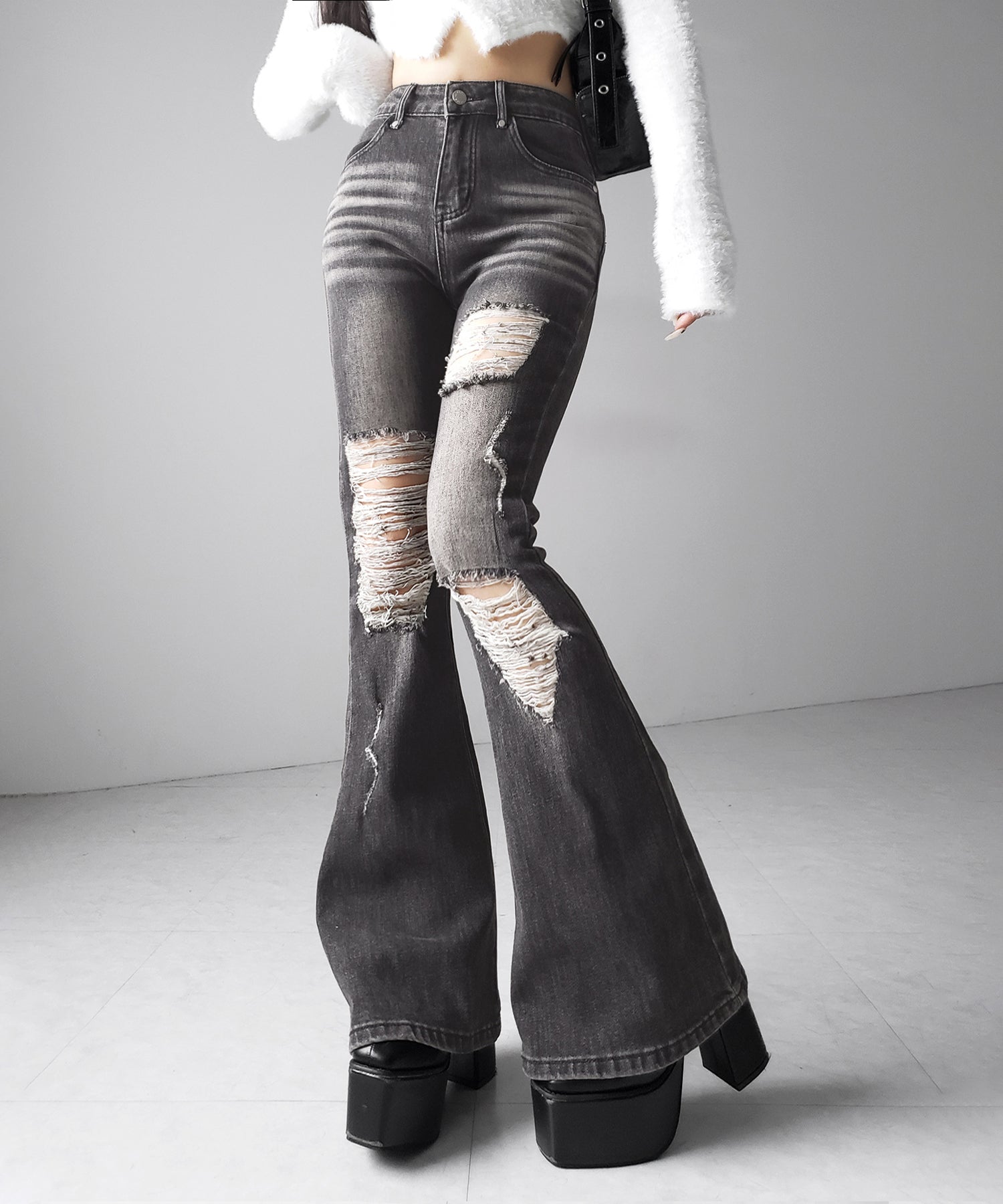 クラッシュダメージヴィンテージフレアデニム ／ crush damage vintage flare denim