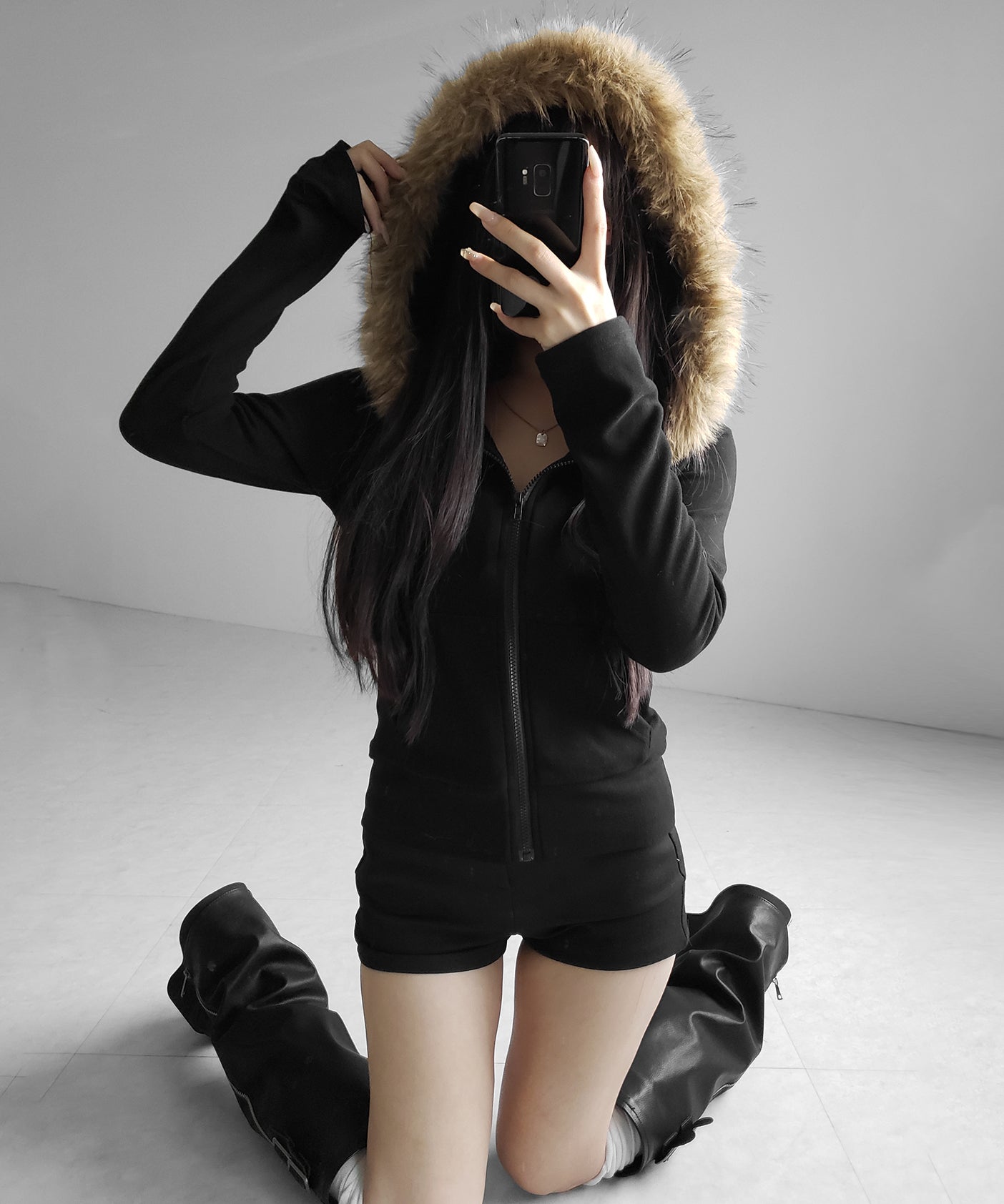 フェイクファーフーディジップアップパーカー ／ fake fur hooded zipup hoodie