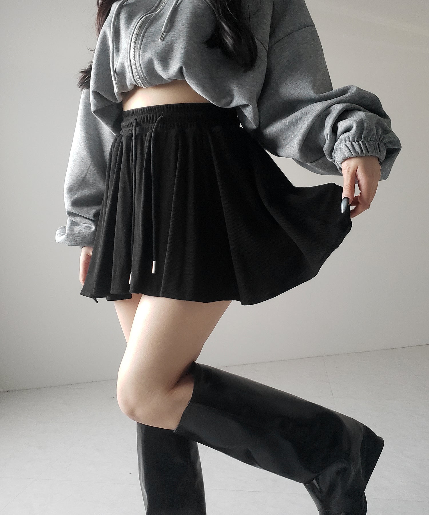 【 ３color ／インナーパンツ裏地付 】ハイウエストカットフレアミニスカート ／ High waist cut flare mini skirt