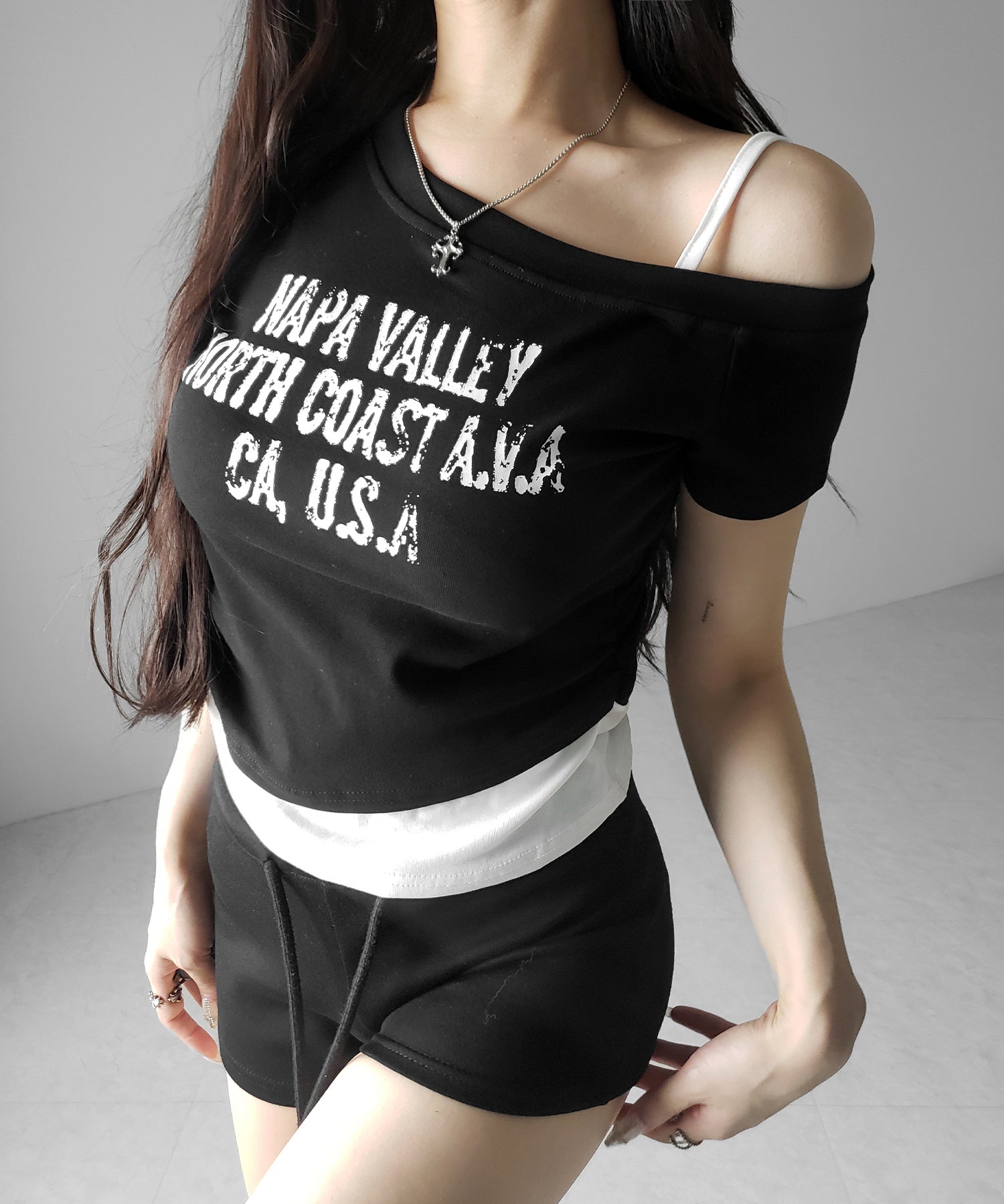ヴィンテージロゴワンショルレイヤードＴシャツ ／ vintage logo one-shoulder layered T-shirt