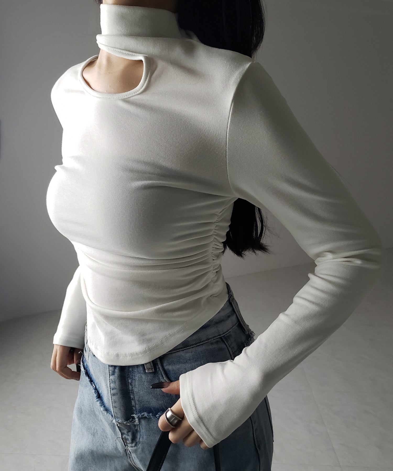 【 ２color 】カットアウトアシメチョーカーカットソートップス ／cutout asymmetry choker cutsew tops