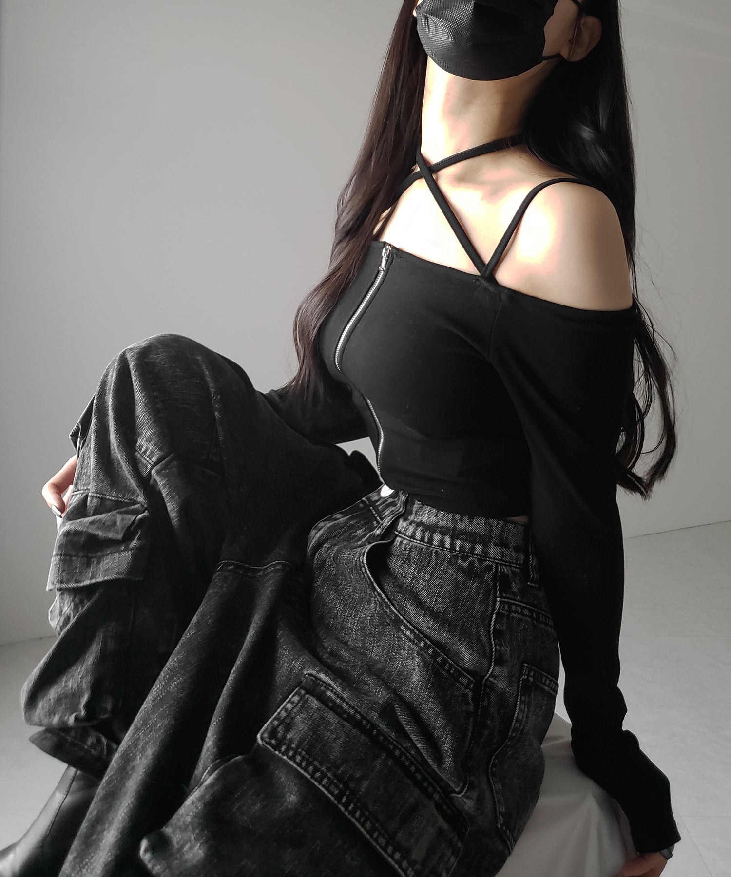 【 ３color ／ カップ付 】フロントジップクロスストラップオフショルトップス ／ front zip cross straps off-shoulder tops