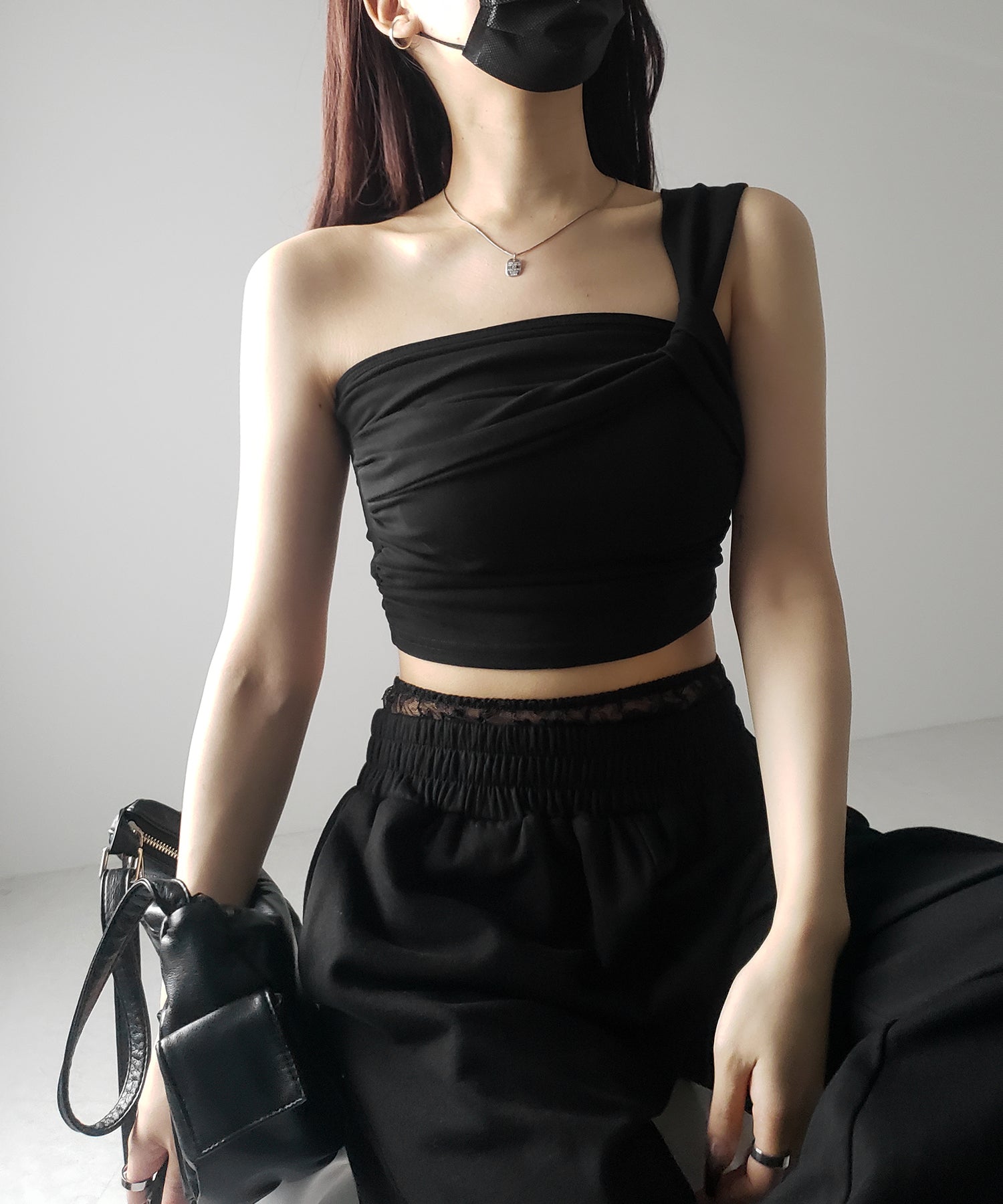 【 カップ付き 】ワンショルアシンメトリーショートキャミソール ／ one shoulder asymmetry short camisole