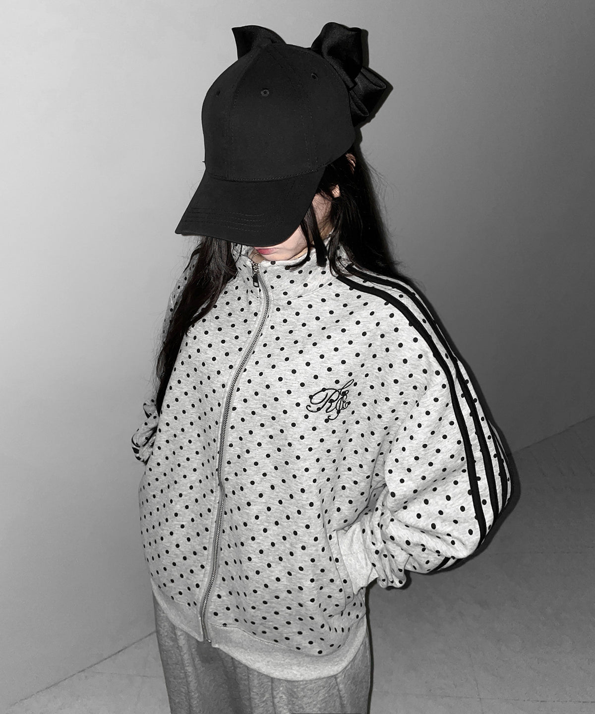 胸ロゴ刺繍ドットラインオーバースウェットブルゾン ／ chest logo embroidery side dot line over sweat blouson