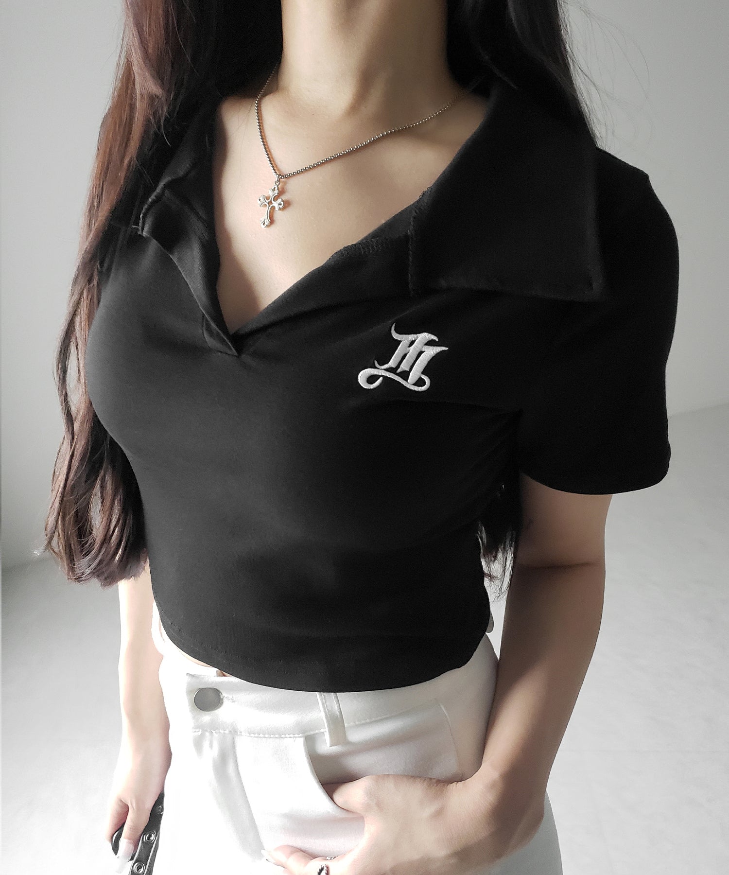 黒 半袖 Tシャツ シンプル デザインDEUX MI ドゥミ 2color 】M LOGO スキッパーショート半袖Tシャツ ／ M LOGO