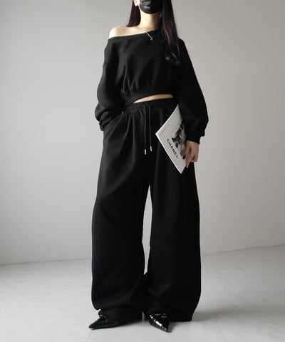 【 セットアップ 】ワンショルダーショートスウェットトップス ＋ タックワイドパンツ SET ／ off shoulder short sweat tops & tack wide pants SET
