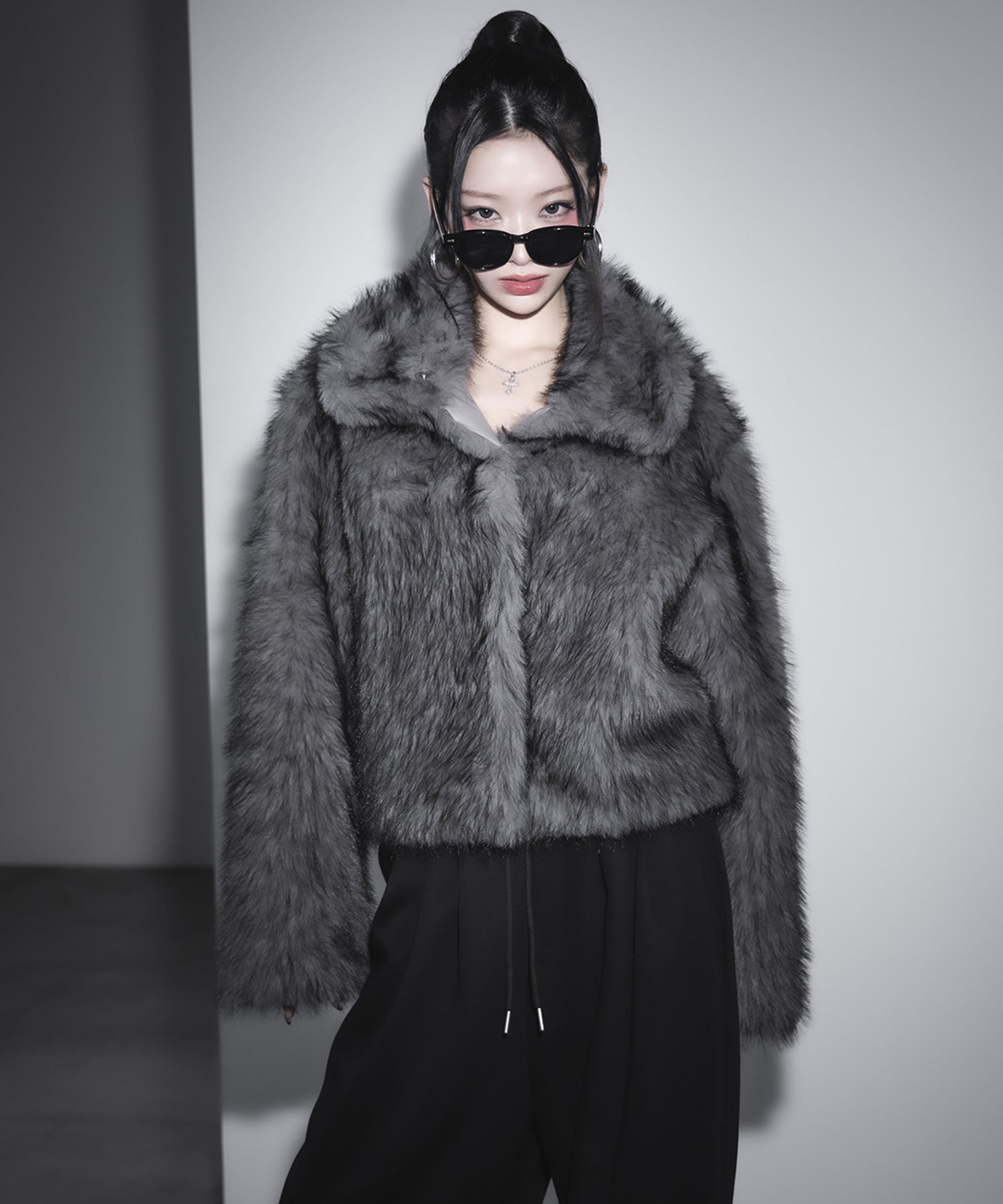 スタンドカラーミックスファーショートコート ／ stand-collar mix fur short coat