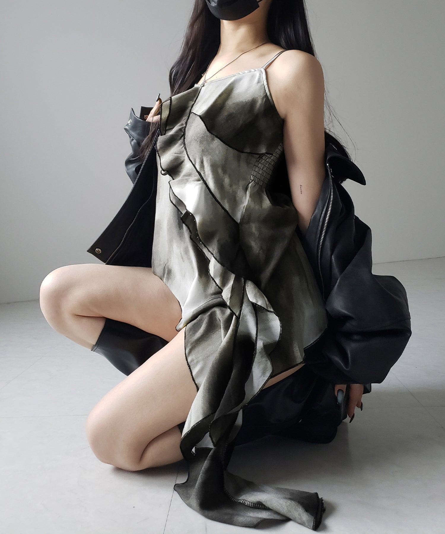 タイダイサテンアシンメトリーフリルキャミソールビスチェ ／ tiedye satin asymmetry frill camisole bustier