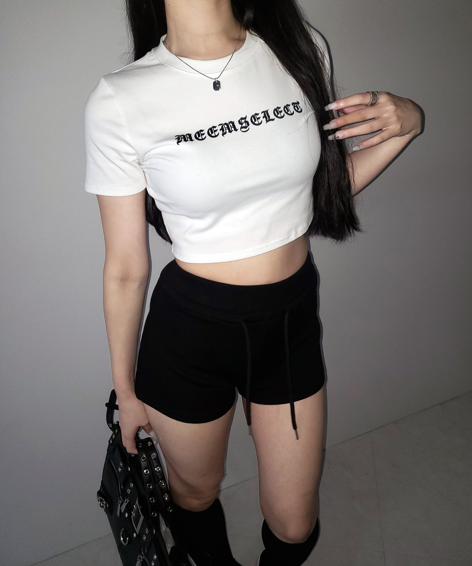 【 ２color 】グランジロゴショートちびTシャツ ／ grunge logo short chibi T-shirt