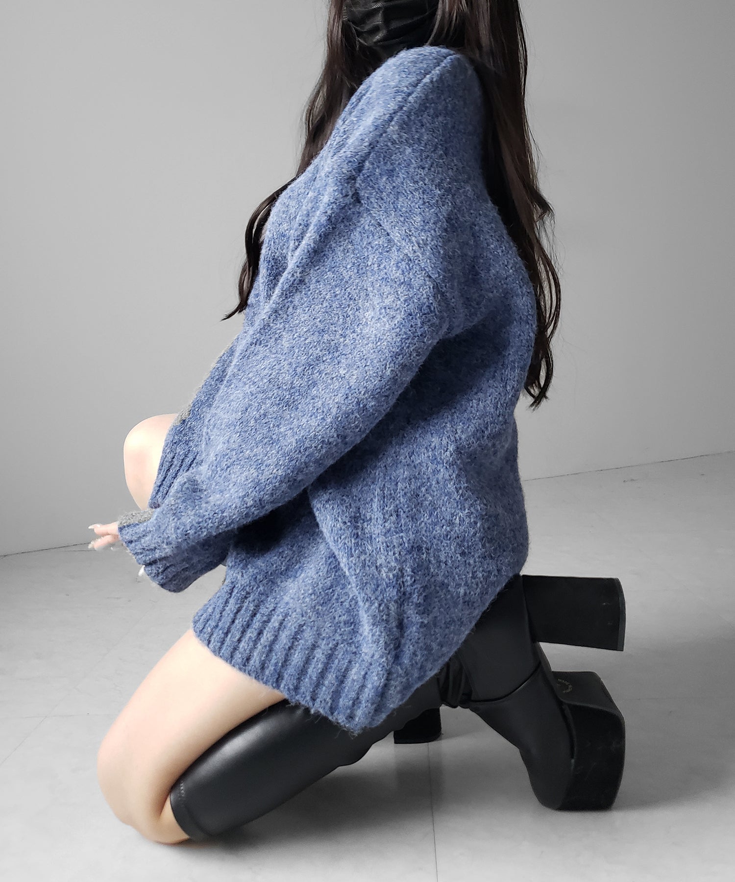 オーバーサイズフラッフィーニットプルオーバー ／ oversize fluffy knit pullover