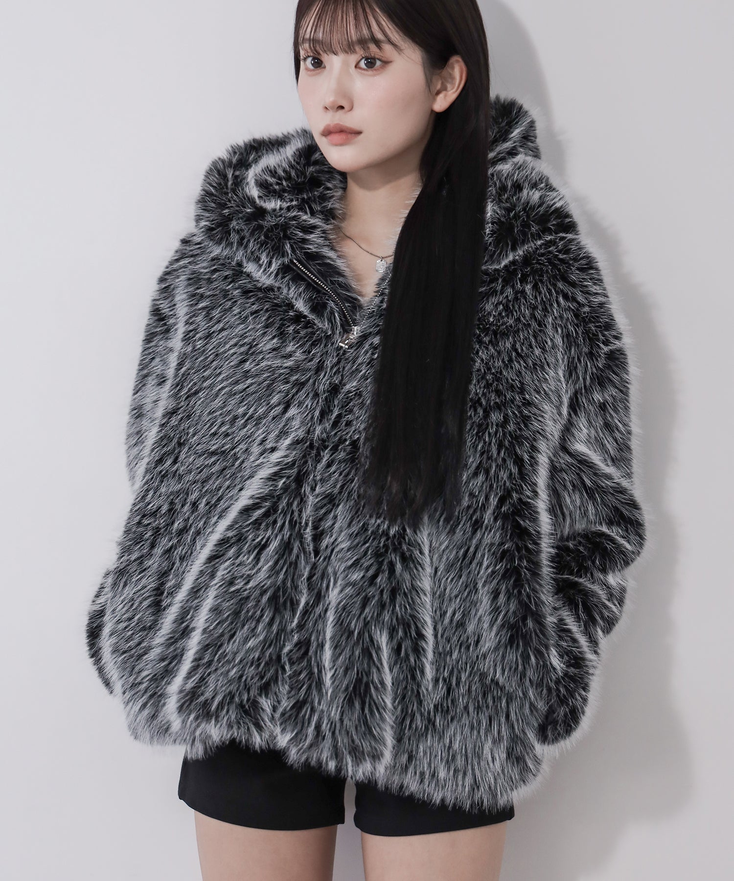 フェイクファーフーディミドルコート ／ fake fur hoodie middle coat