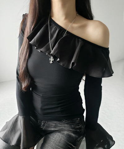 【 ２color 】ワンショルボリュームフリルカットソートップス ／ one shoulder volume frill cutsew tops