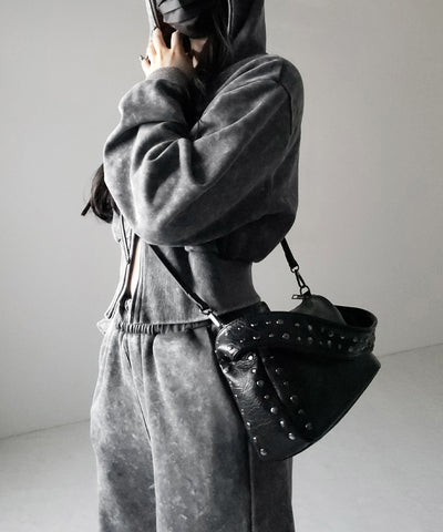 【 ２color】スタッズデザインスクエアショルダーバッグ ／ stud design square shoulder bag