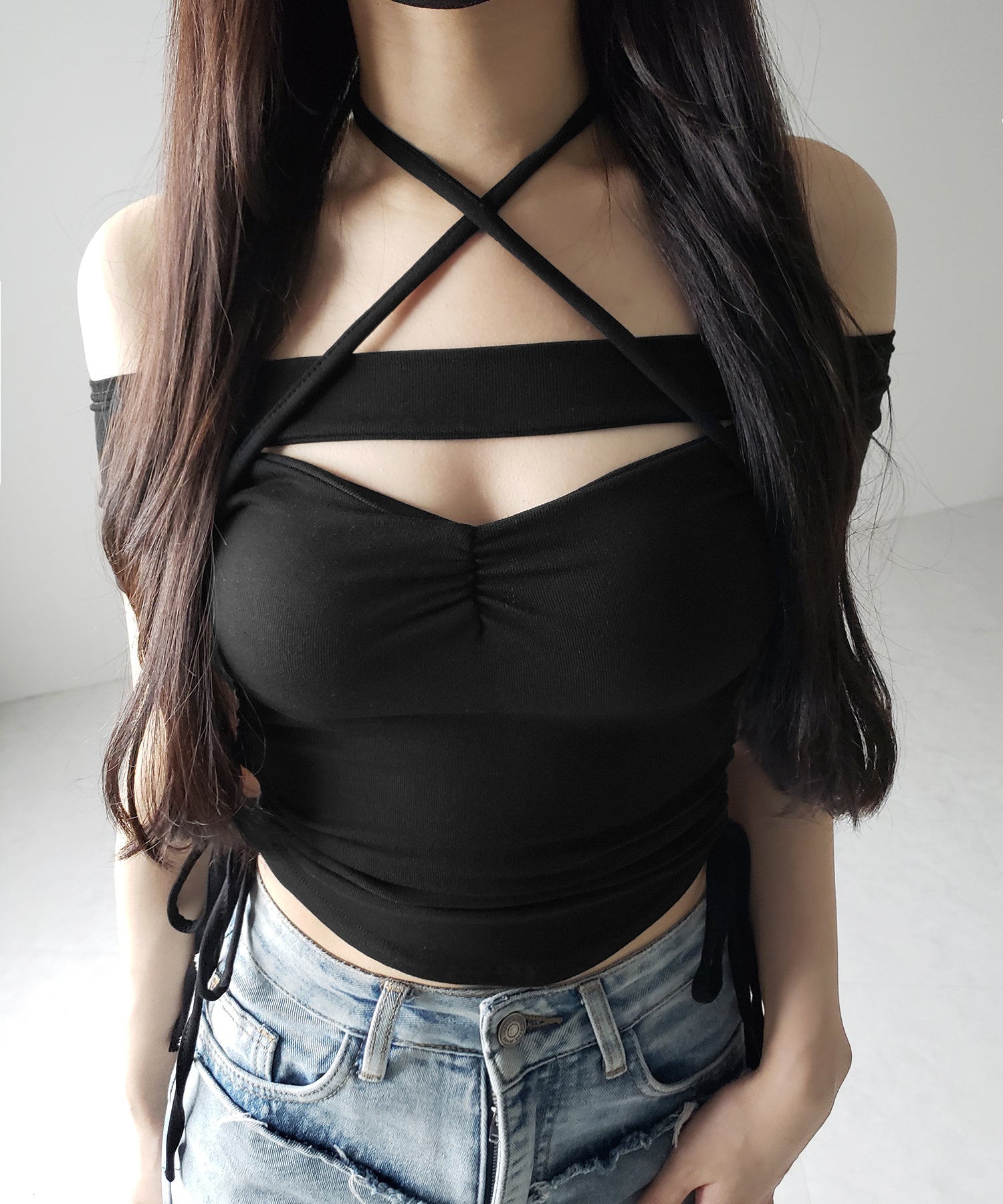 【 ２WAY 】半袖クロスストラップリボンカットアウトオフショルトップス ／ short sleeve cross strap ribbon cutout offshoulder tops