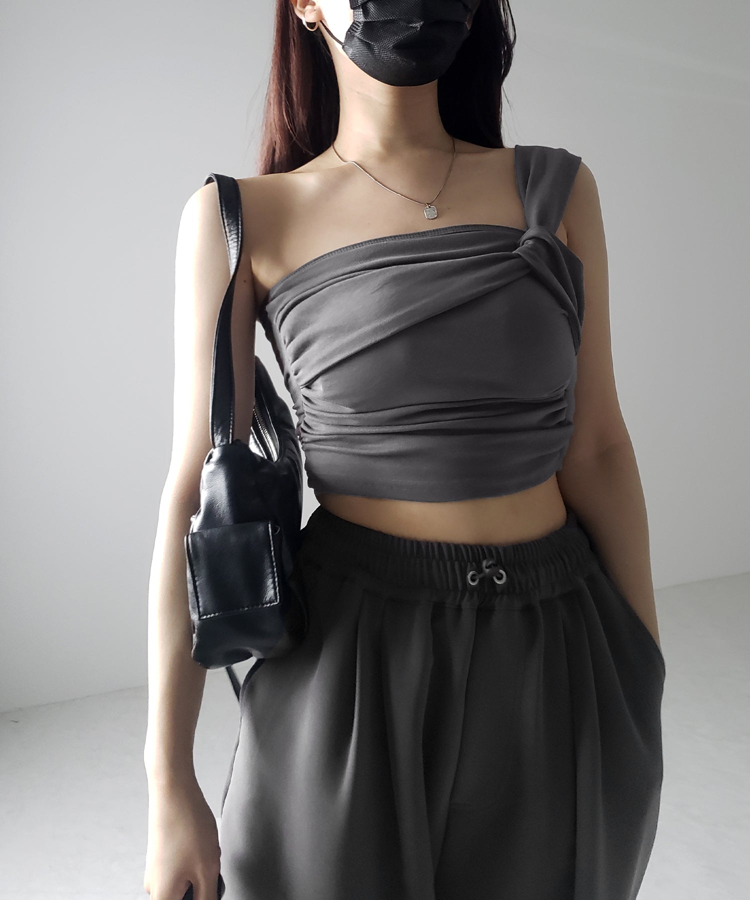 【 カップ付き 】ワンショルアシンメトリーショートキャミソール ／ one shoulder asymmetry short camisole