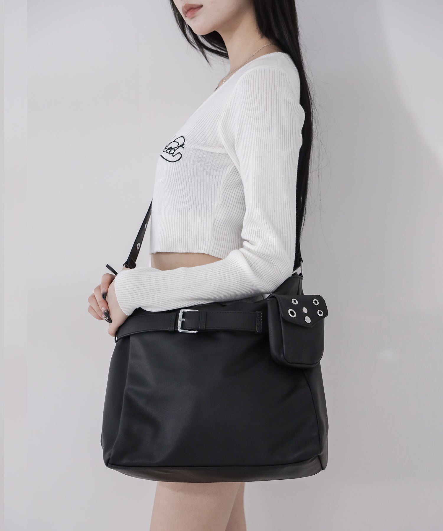 【 A4収納可 】ミニポーチ付きスタッズベルトヴィンテージフェイクレザーショルダーバッグ ／ mini poach SET studs belt vintage fake leather shoulder bag