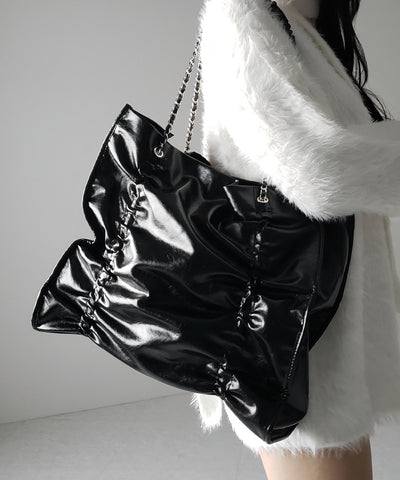 【 ３color ／ A4収納可 】ダブルシャーリングフェイクレザースクエアチェーンバッグ ／ double shirring fake leather square chain bag