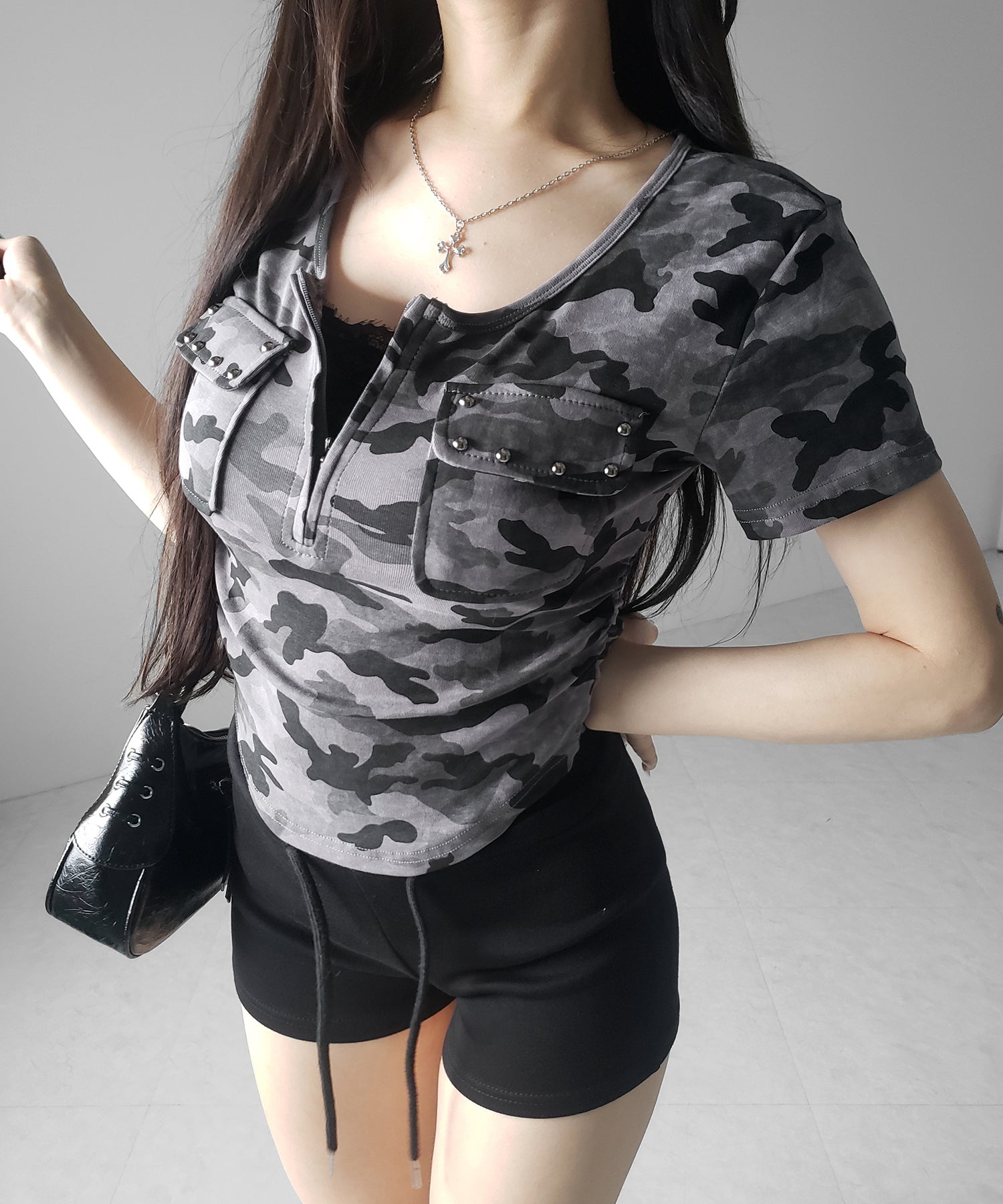 ヴィンテージカモフラアウトポケットジップ半袖Tシャツ ／ vintage camouflage out pocket zip short sleeve T-shirt