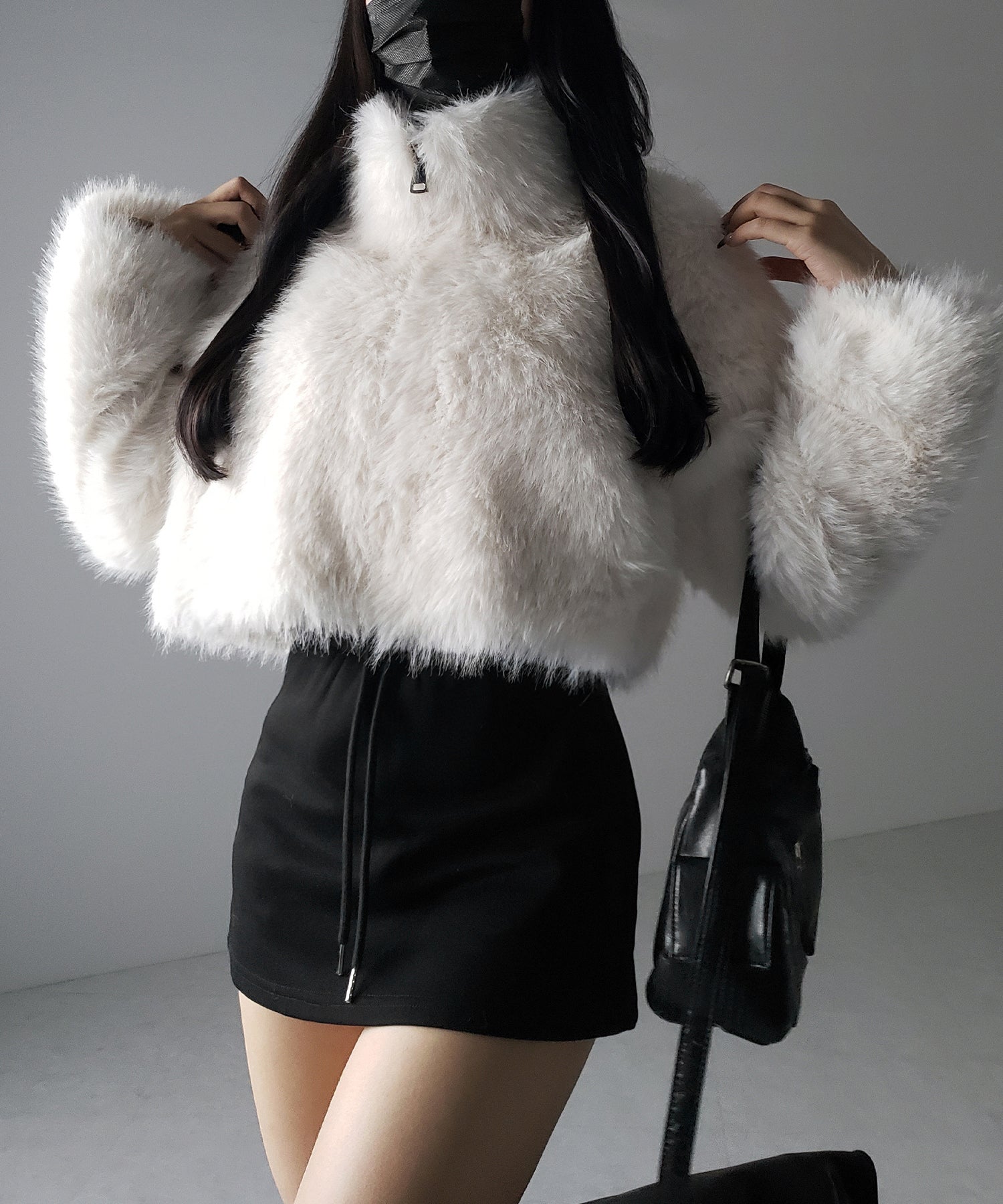 ジップアップスタンドカラーショートフェイクファーコート ／ zip up stand-collar short fake fur coat