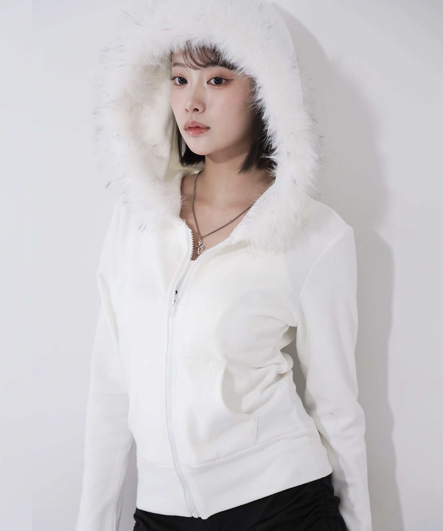 フェイクファーフーディジップアップパーカー ／ fake fur hooded zipup hoodie