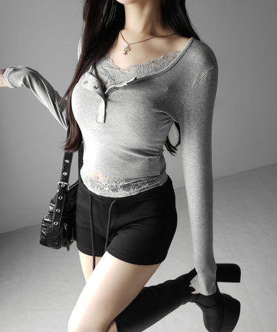 【 人気アイテムの長袖verが新登場！ 】レースレイヤードヘンリーネックスクエア長袖Ｔシャツ ／ lace layered henley neck square long sleeve T-shirt