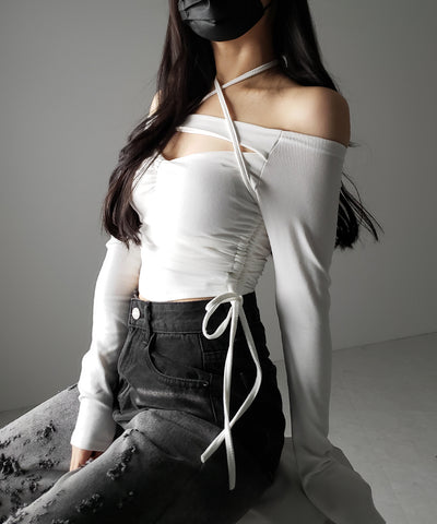 【 ２WAY 】クロスストラップリボンカットアウトオフショルトップス ／ cross strap ribbon cutout offshoulder tops