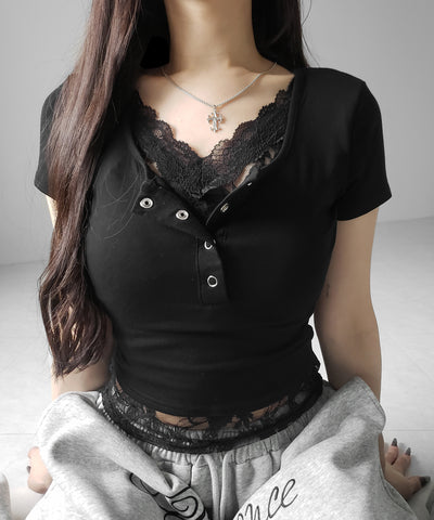 レースレイヤードヘンリーネックスクエア半袖Ｔシャツ ／ lace layered henley neck square short sleeve T-shirt