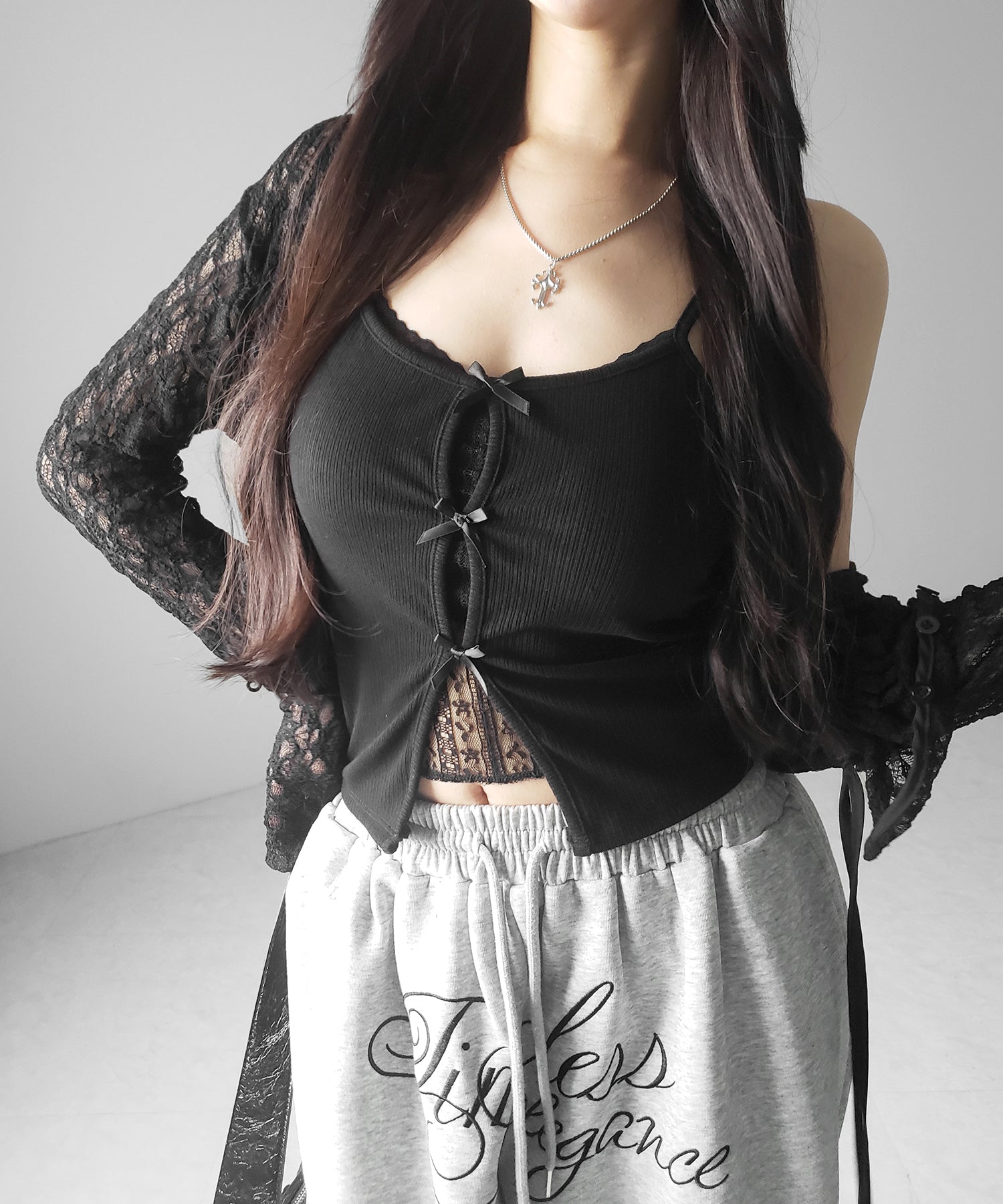 フロントリボンレースレイヤードリブキャミソール ／Front ribbon lace layered ribbed camisole