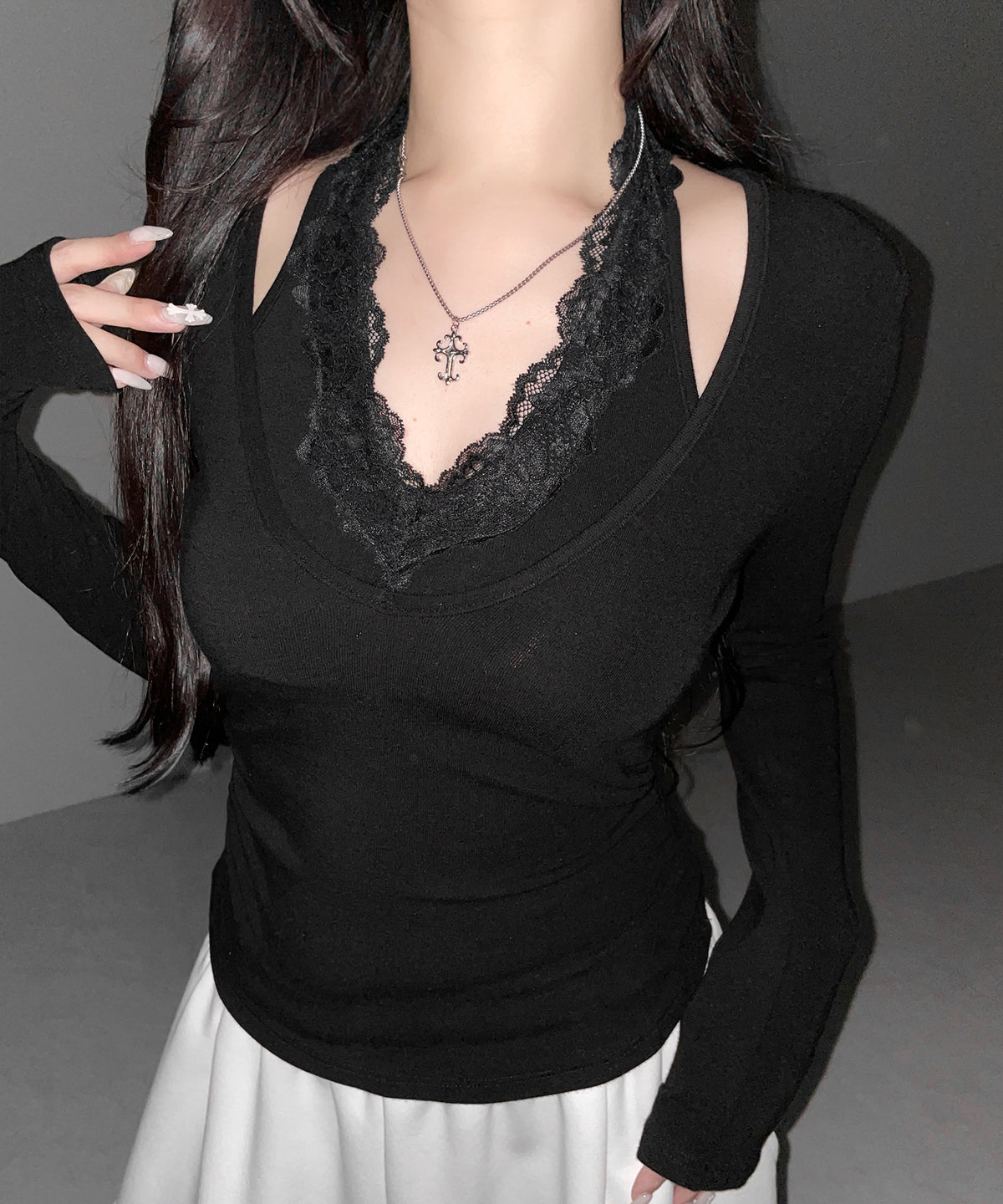 ホルターネックレースレイヤードトップス ／ Halter neck lace layered tops