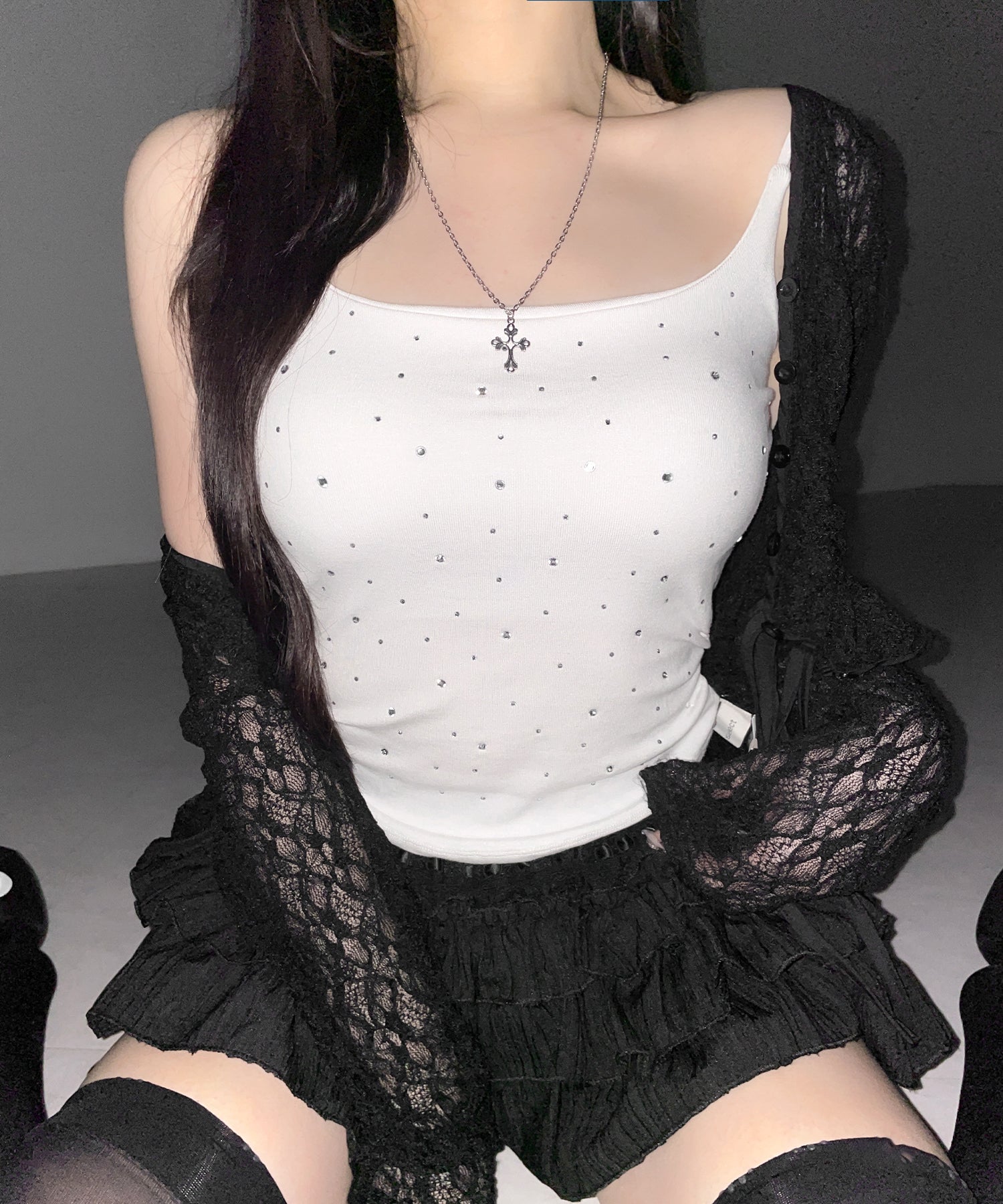 ラインストーンスクエアネックスリムキャミソール ／ Rhinestone square neck slim camisole
