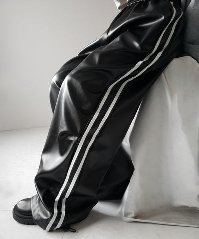 【 選べる４size ／ ２color 】２WAY サイドラインフェイクレザーワイドパンツ ／ ２WAY Sideline fake leather wide pants