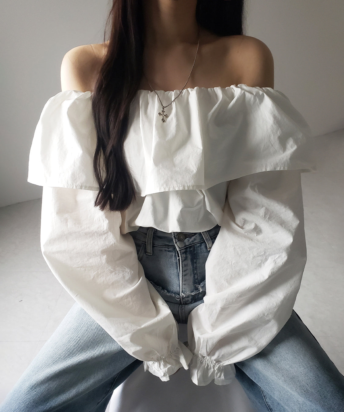 【 ２color 】オフショルダーフリルショートブラウス ／off shoulder frill short blouse