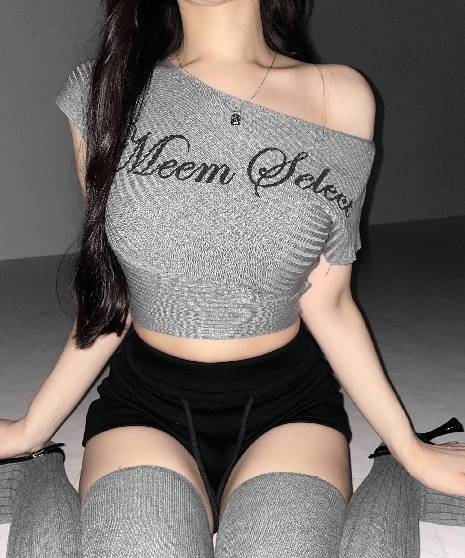 レタリングロゴワンショルリブニット ／ lettering logo oneshoulder lib knit